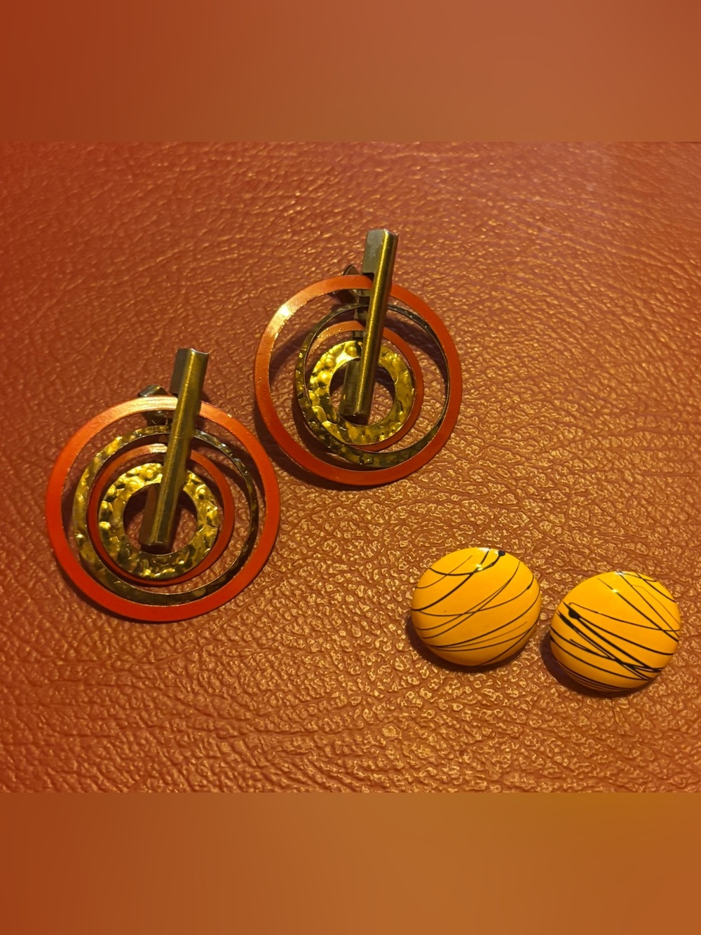 ✨2 Vintage Golden Circular Earrings